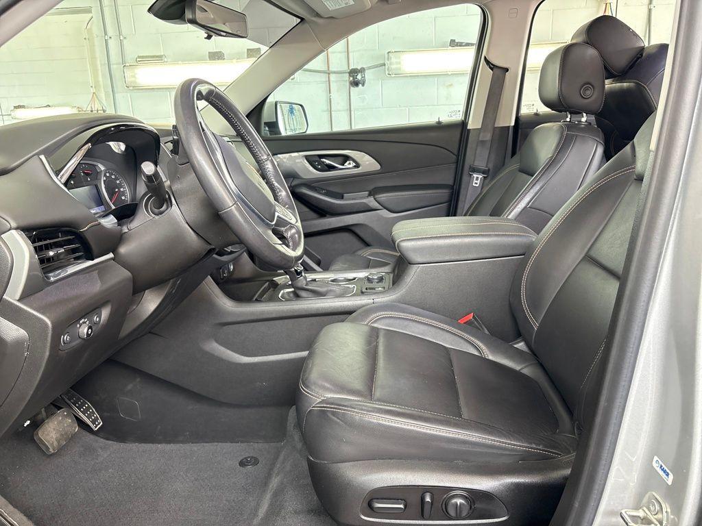 used 2021 Chevrolet Traverse car, priced at $21,131