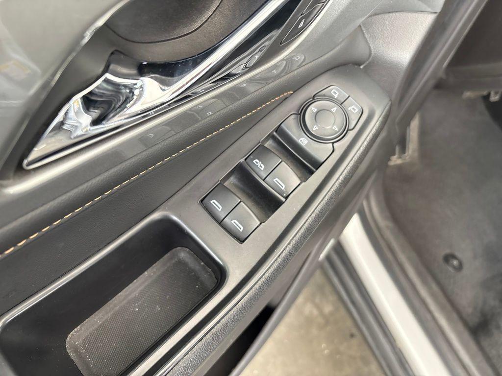 used 2021 Chevrolet Traverse car, priced at $21,131