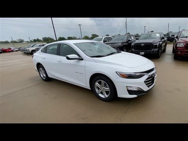 new 2025 Chevrolet Malibu car, priced at $25,170