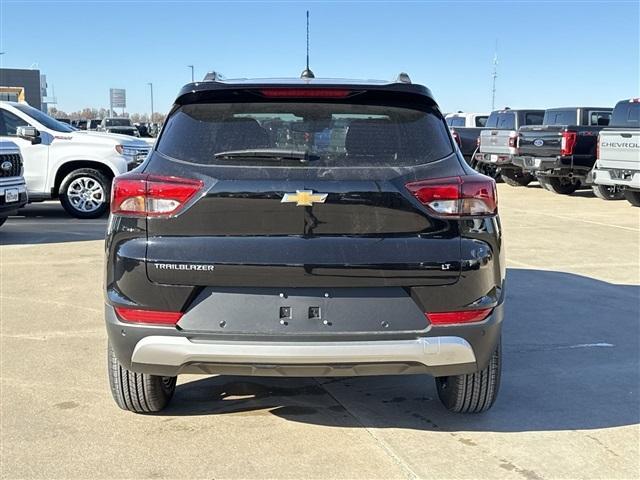 new 2025 Chevrolet TrailBlazer car, priced at $27,048