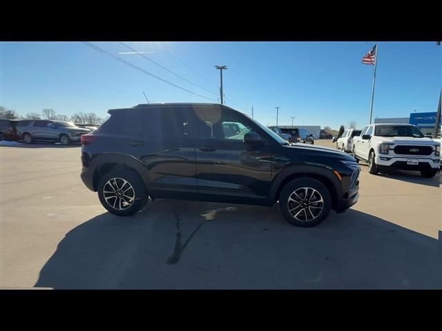 new 2025 Chevrolet TrailBlazer car, priced at $27,048