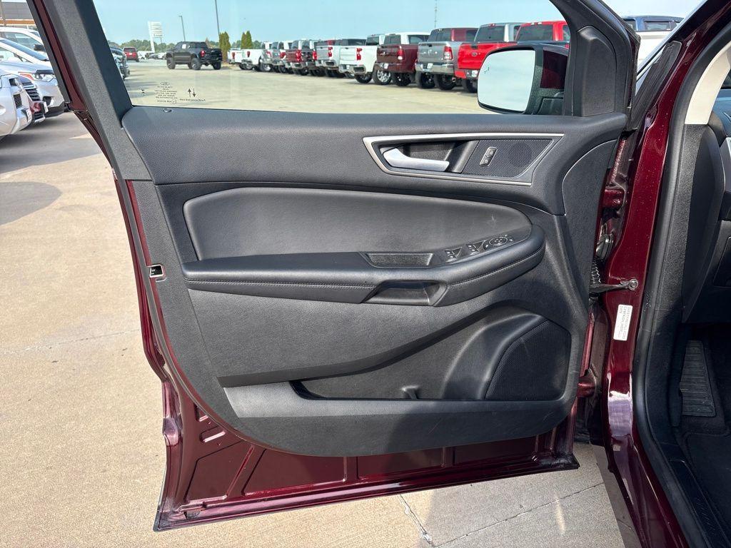 used 2024 Ford Edge car, priced at $20,000