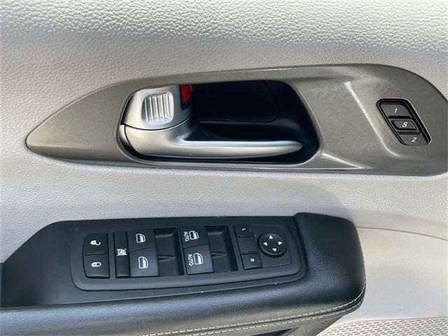 used 2023 Chrysler Pacifica car, priced at $35,958