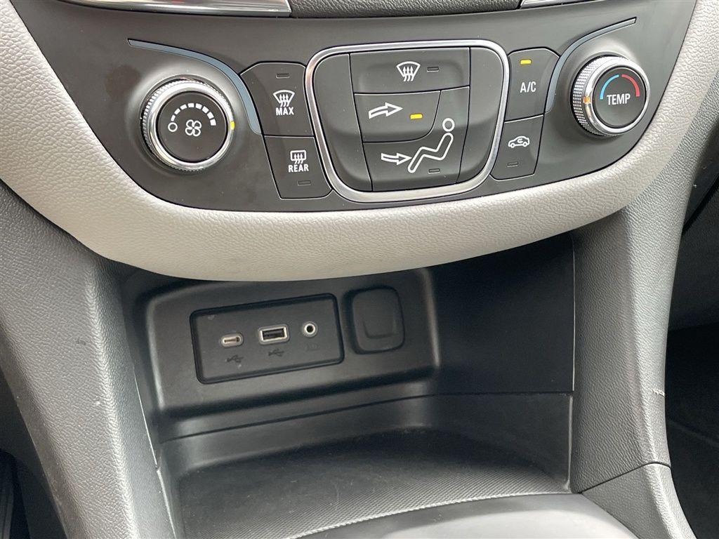 used 2023 Chevrolet Equinox car, priced at $18,492