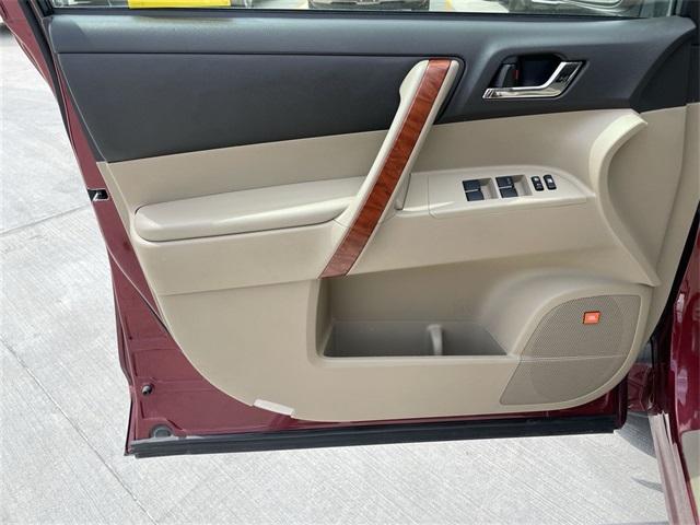 used 2009 Toyota Highlander car, priced at $12,839