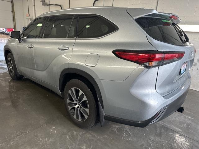 used 2021 Toyota Highlander car, priced at $34,490