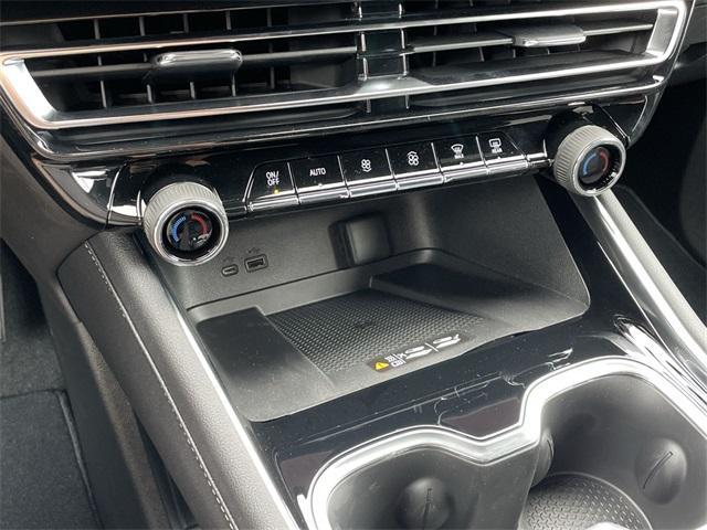 new 2025 Chevrolet Traverse car, priced at $42,994