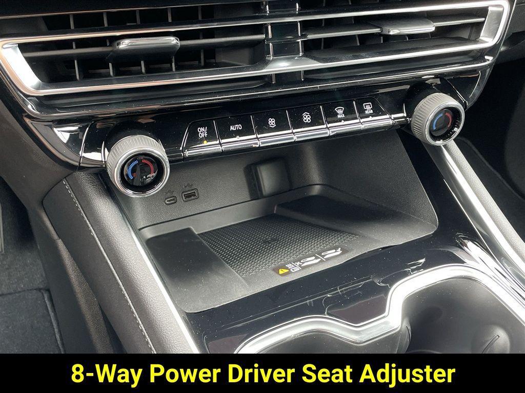 new 2025 Chevrolet Traverse car, priced at $38,494