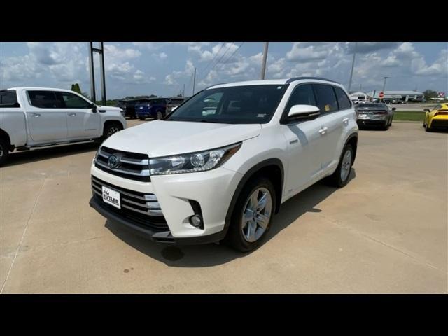 used 2017 Toyota Highlander Hybrid car, priced at $20,000