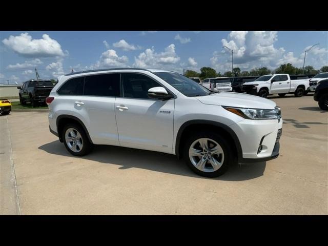 used 2017 Toyota Highlander Hybrid car, priced at $20,000