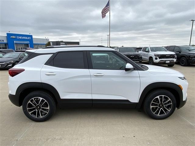 new 2025 Chevrolet TrailBlazer car, priced at $24,740