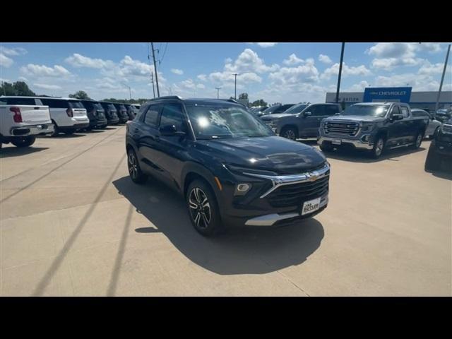 new 2025 Chevrolet TrailBlazer car, priced at $26,255