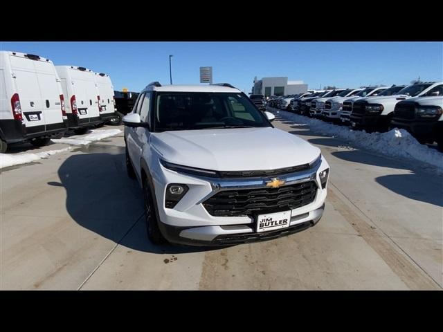 new 2025 Chevrolet TrailBlazer car, priced at $27,412