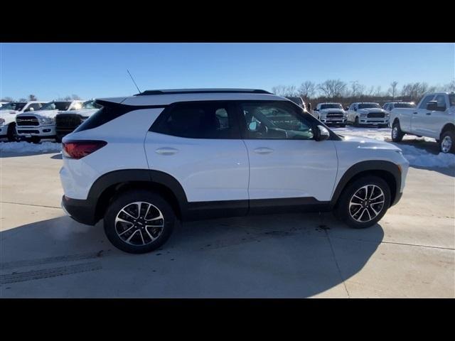 new 2025 Chevrolet TrailBlazer car, priced at $27,412