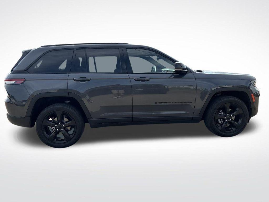 used 2023 Jeep Grand Cherokee car, priced at $35,489