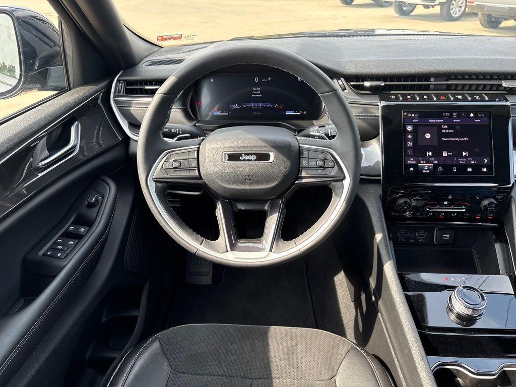used 2023 Jeep Grand Cherokee car, priced at $35,489