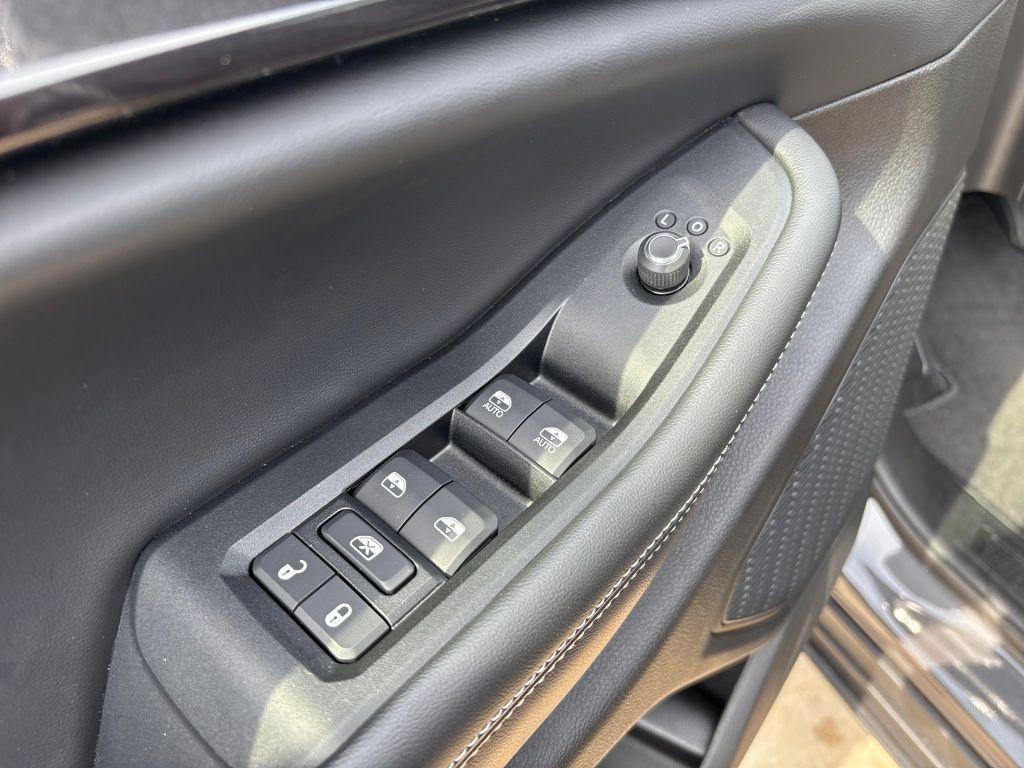 used 2023 Jeep Grand Cherokee car, priced at $35,489