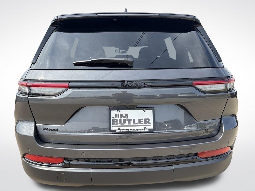 used 2023 Jeep Grand Cherokee car, priced at $35,489