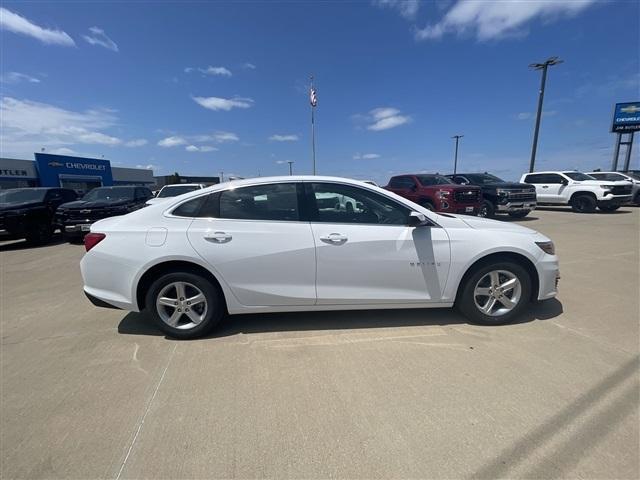 new 2025 Chevrolet Malibu car, priced at $25,170