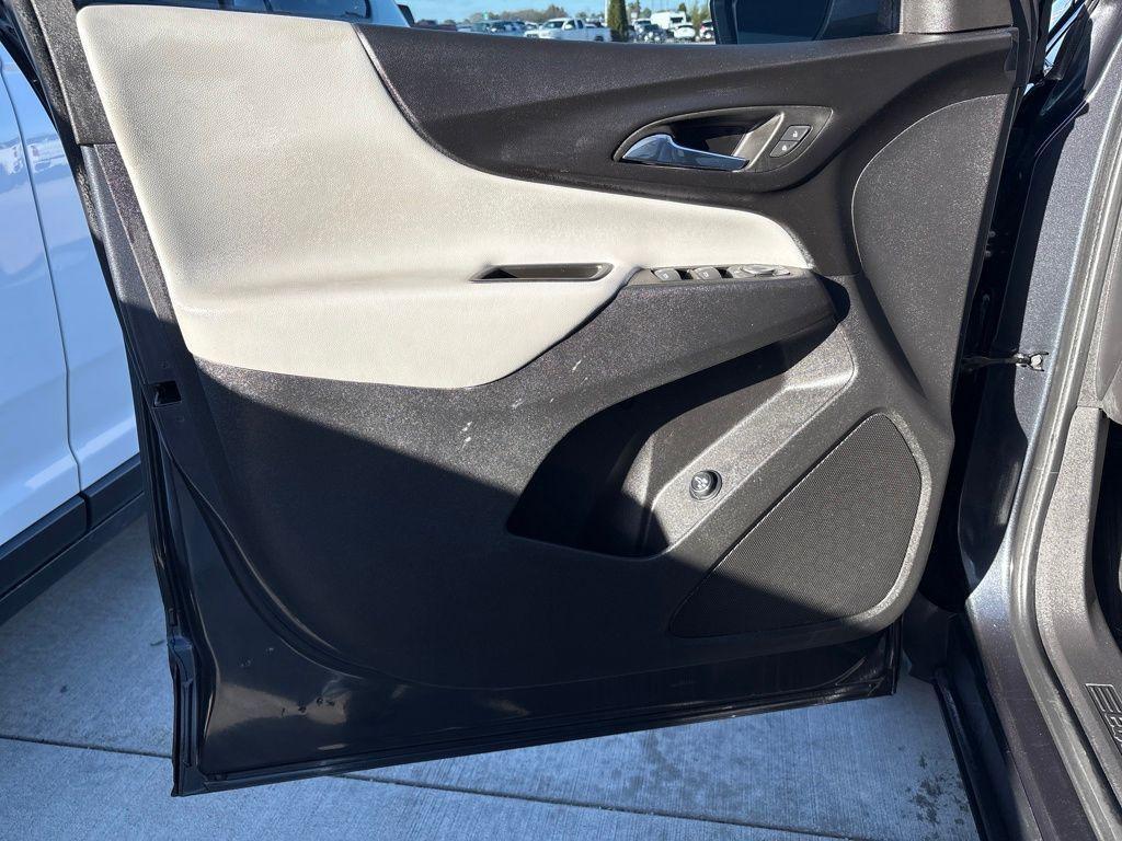 used 2023 Chevrolet Equinox car, priced at $21,541