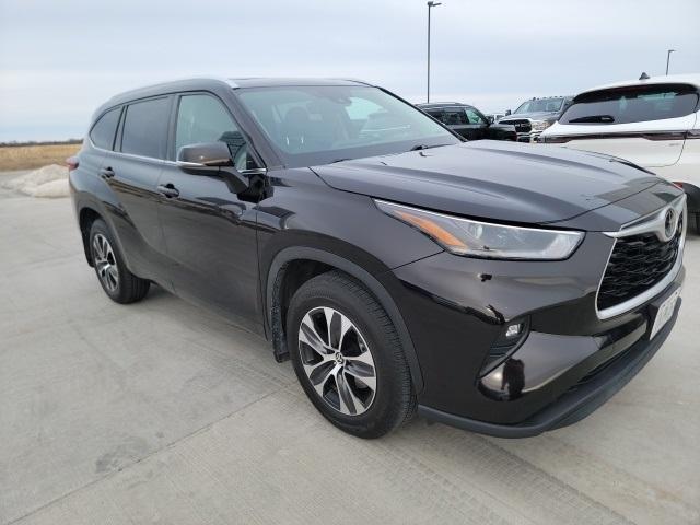 used 2021 Toyota Highlander car, priced at $30,953