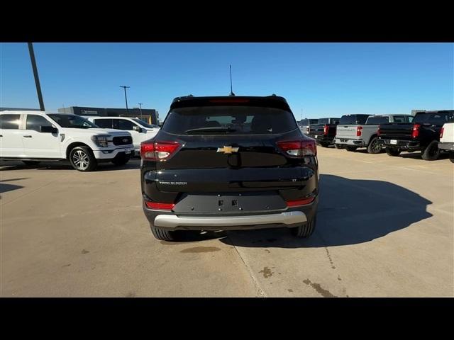 new 2025 Chevrolet TrailBlazer car, priced at $27,048