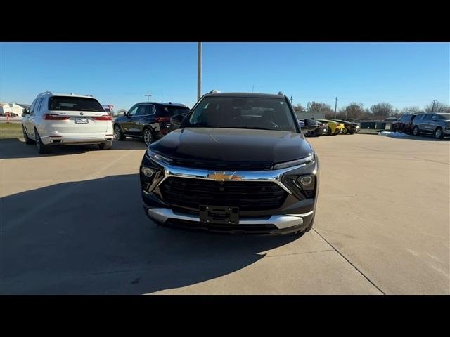 new 2025 Chevrolet TrailBlazer car, priced at $27,048