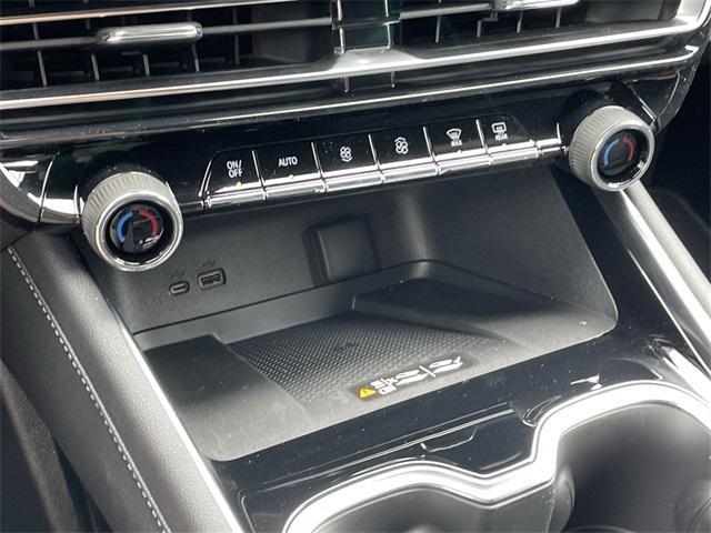 new 2025 Chevrolet Traverse car, priced at $43,994