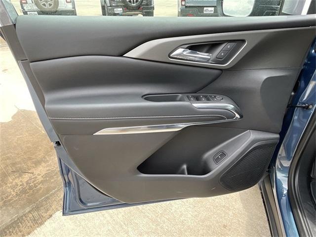new 2025 Chevrolet Traverse car, priced at $43,994