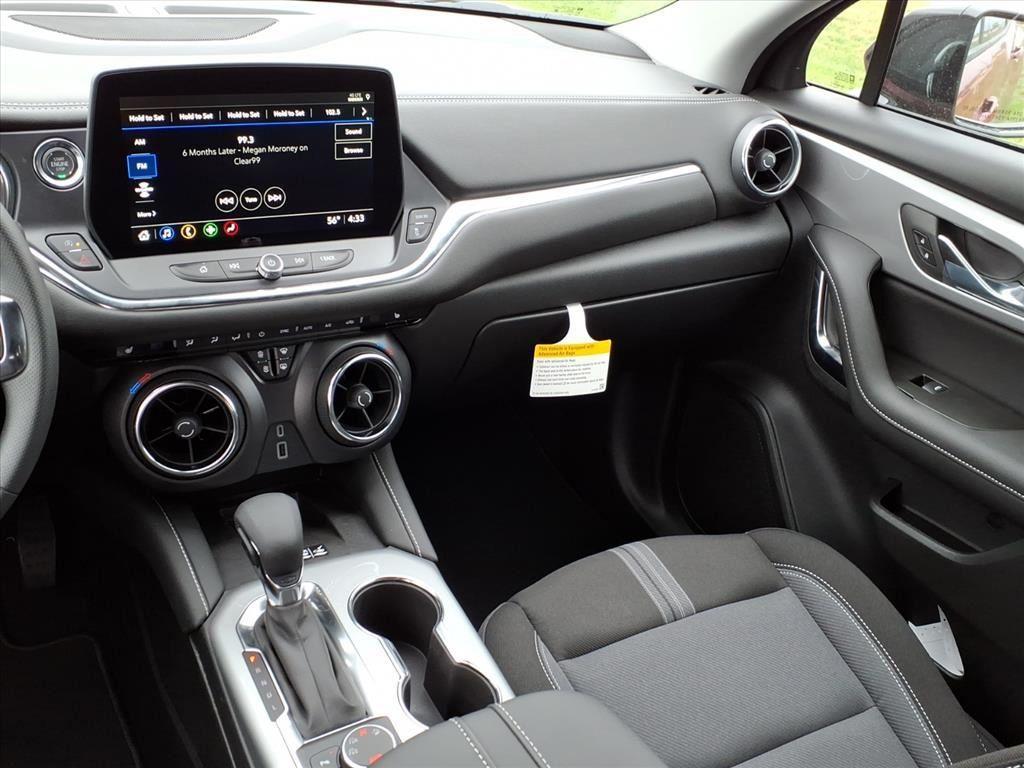 new 2025 Chevrolet Blazer car, priced at $40,390