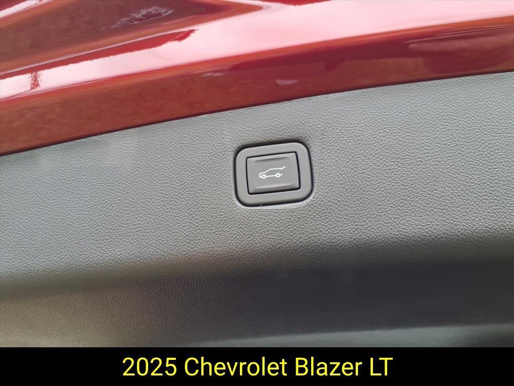 new 2025 Chevrolet Blazer car, priced at $40,390