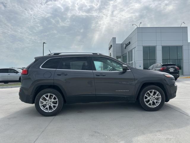 used 2016 Jeep Cherokee car, priced at $15,218