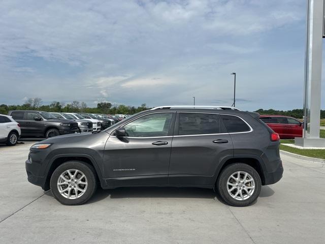 used 2016 Jeep Cherokee car, priced at $15,218