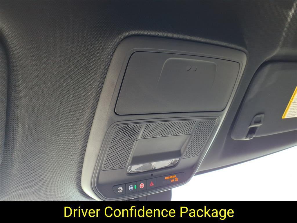 new 2026 Chevrolet Traverse car, priced at $43,293