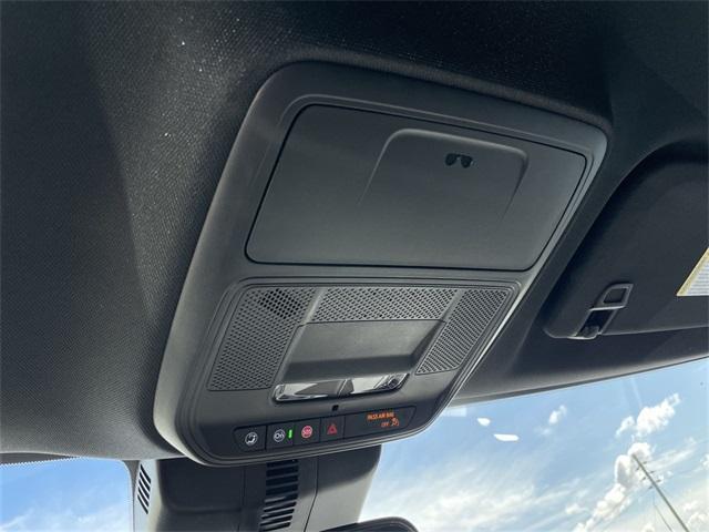 new 2025 Chevrolet Traverse car, priced at $46,630