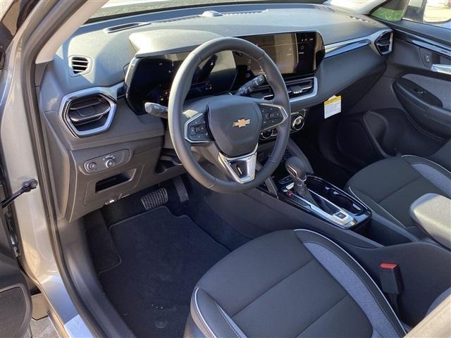 new 2025 Chevrolet TrailBlazer car, priced at $27,412