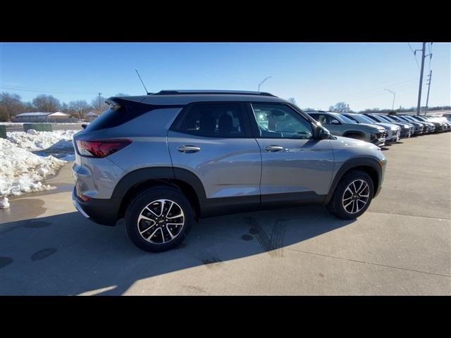 new 2025 Chevrolet TrailBlazer car, priced at $27,412