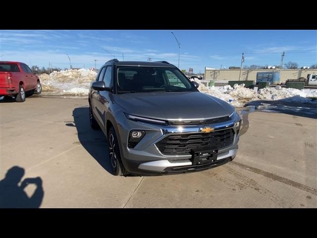 new 2025 Chevrolet TrailBlazer car, priced at $27,412