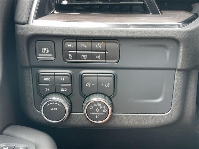new 2025 Chevrolet Suburban car, priced at $83,164