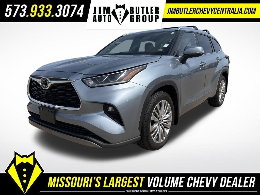 used 2023 Toyota Highlander car, priced at $42,917