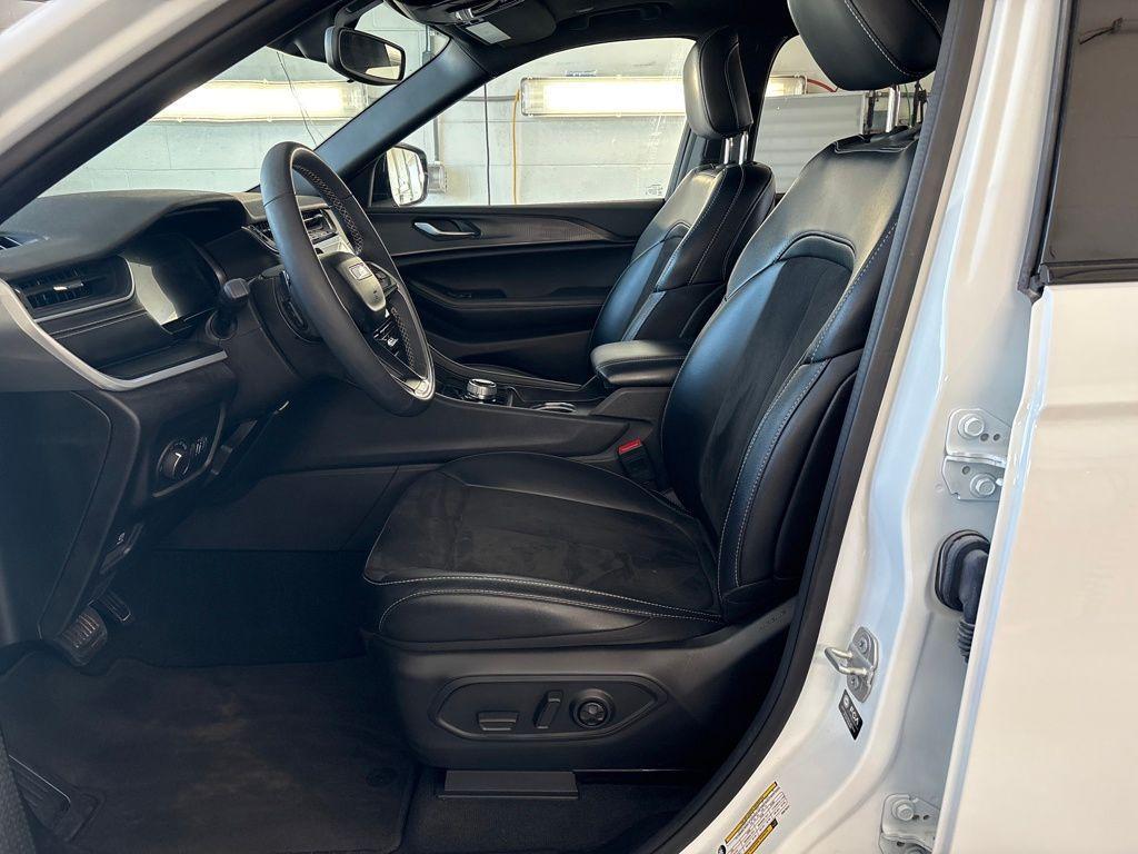 used 2024 Jeep Grand Cherokee L car, priced at $36,497