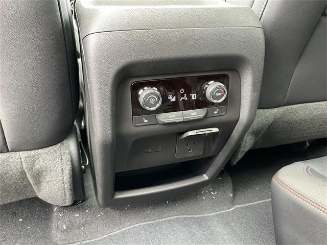 new 2025 Chevrolet Traverse car, priced at $59,095