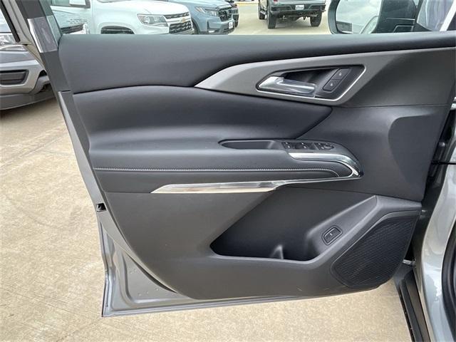 new 2025 Chevrolet Traverse car, priced at $44,940