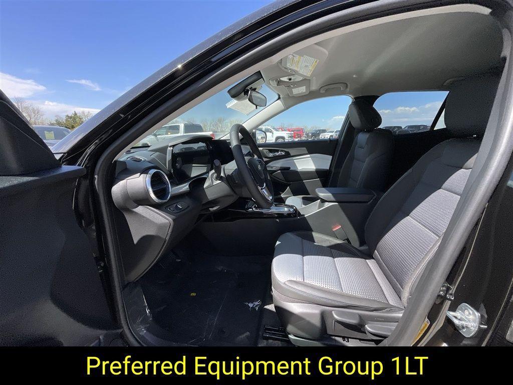 new 2025 Chevrolet Trax car, priced at $23,730