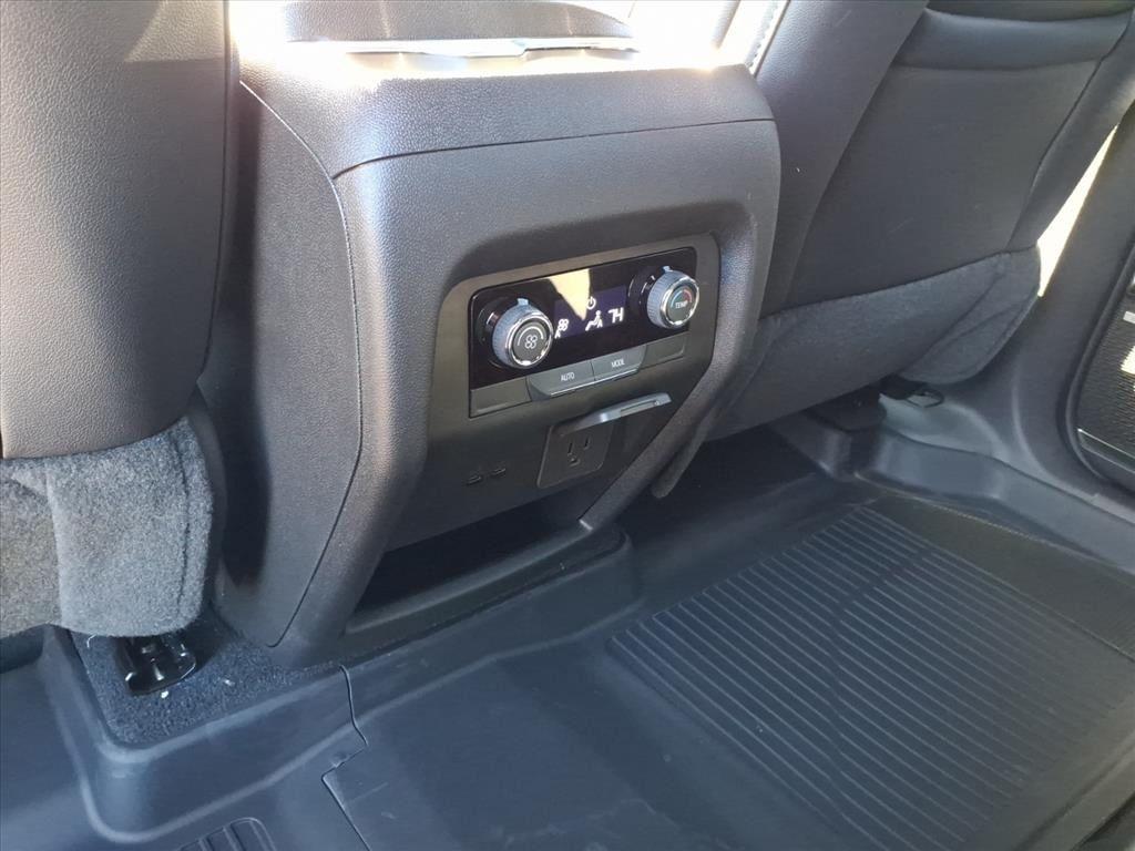 new 2026 Chevrolet Traverse car, priced at $53,984