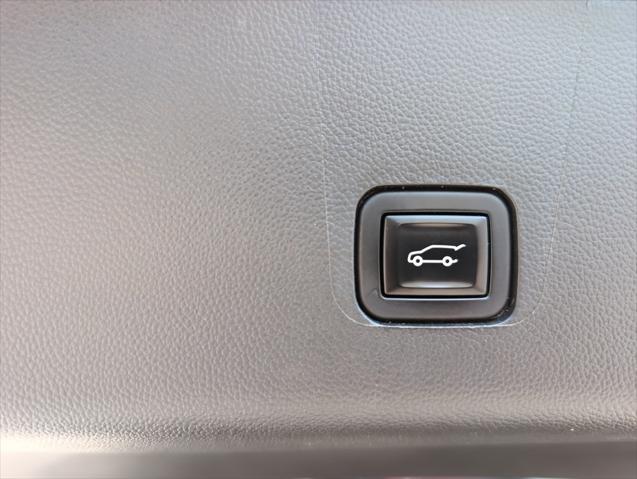 used 2021 Chevrolet Traverse car, priced at $31,202