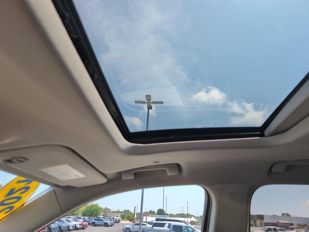 used 2021 Chevrolet Traverse car, priced at $31,202