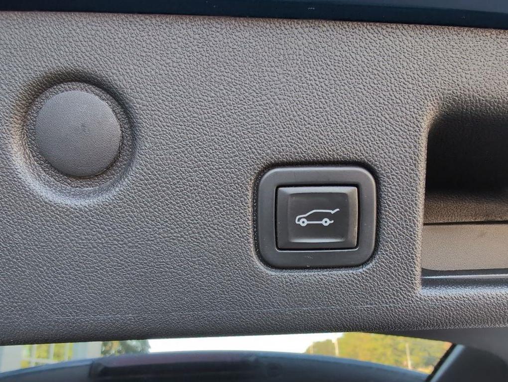 used 2020 Chevrolet Equinox car, priced at $15,998