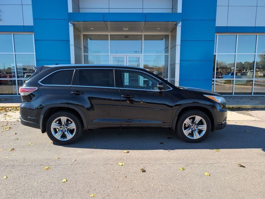 used 2016 Toyota Highlander car, priced at $16,307