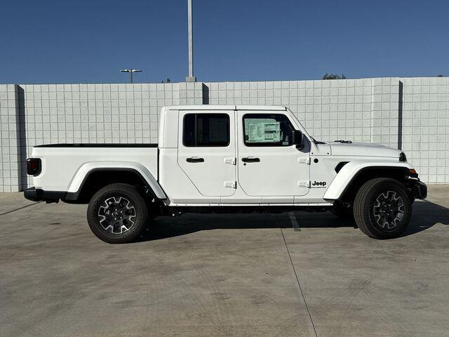 new 2025 Jeep Gladiator car, priced at $51,670